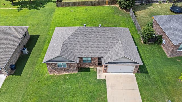 233 Redwood Lane, Russellville, AR 72802