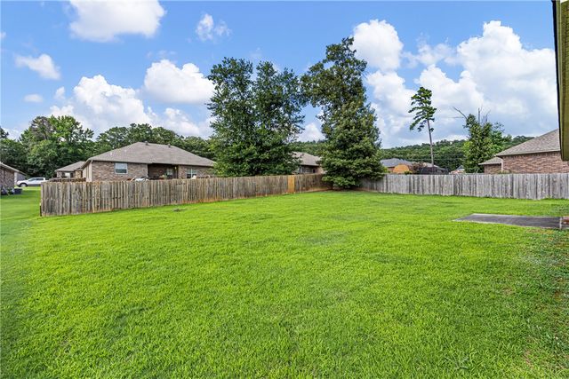 233 Redwood Lane, Russellville, AR 72802