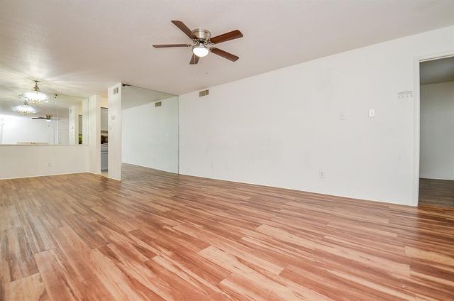 9700 Leawood Boulevard 1807, Houston, TX 77099