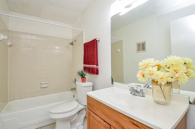 9700 Leawood Boulevard 1807, Houston, TX 77099