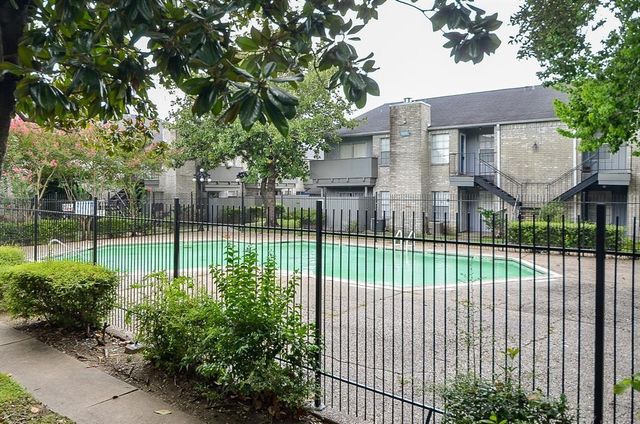 9700 Leawood Boulevard 1807, Houston, TX 77099
