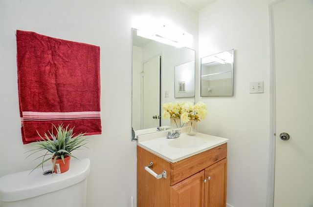 9700 Leawood Boulevard 1807, Houston, TX 77099