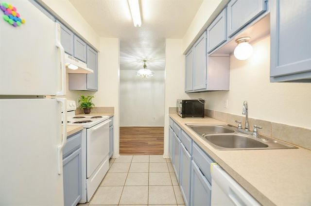 9700 Leawood Boulevard 1807, Houston, TX 77099