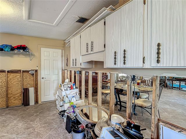 1011 SE 4TH AVENUE, Crystal River, FL 34429