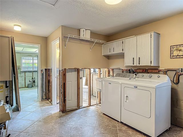 1011 SE 4TH AVENUE, Crystal River, FL 34429