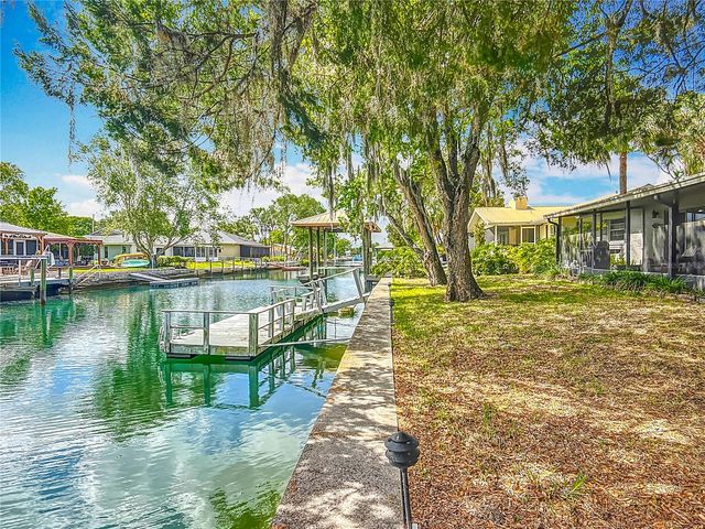 1011 SE 4TH AVENUE, Crystal River, FL 34429