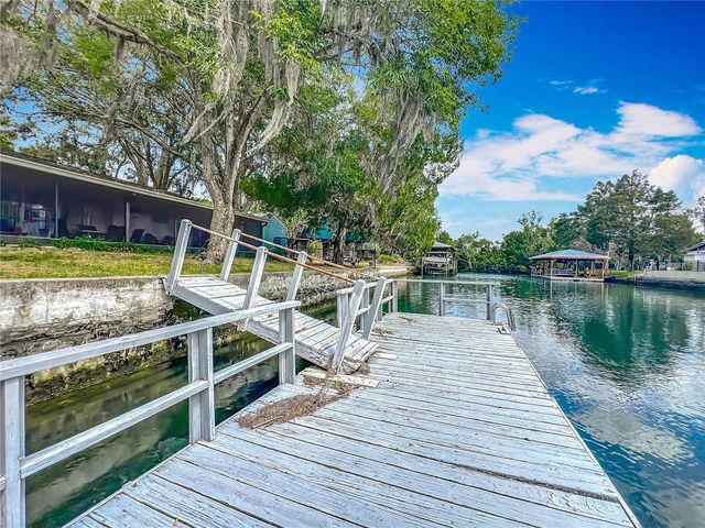 1011 SE 4TH AVENUE, Crystal River, FL 34429