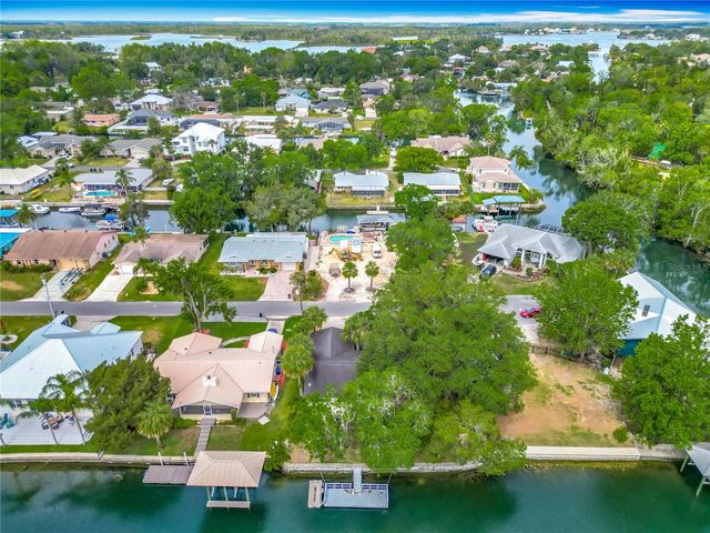1011 SE 4TH AVENUE, Crystal River, FL 34429