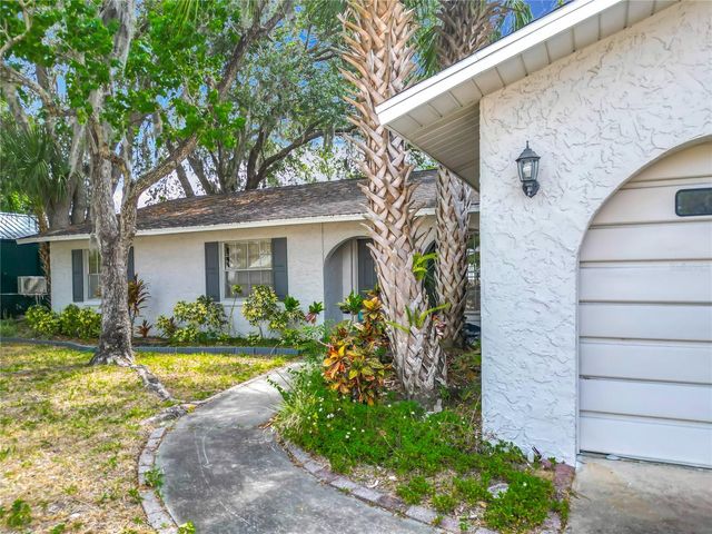 1011 SE 4TH AVENUE, Crystal River, FL 34429
