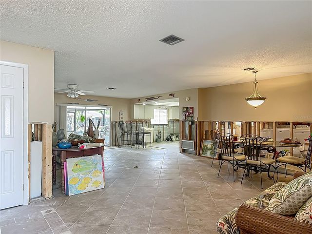 1011 SE 4TH AVENUE, Crystal River, FL 34429