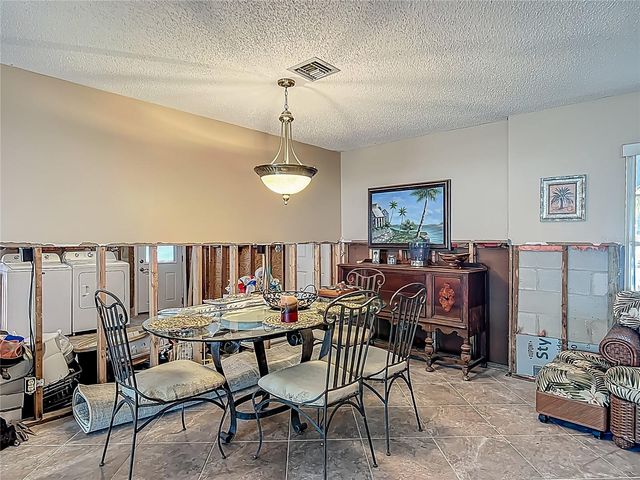 1011 SE 4TH AVENUE, Crystal River, FL 34429