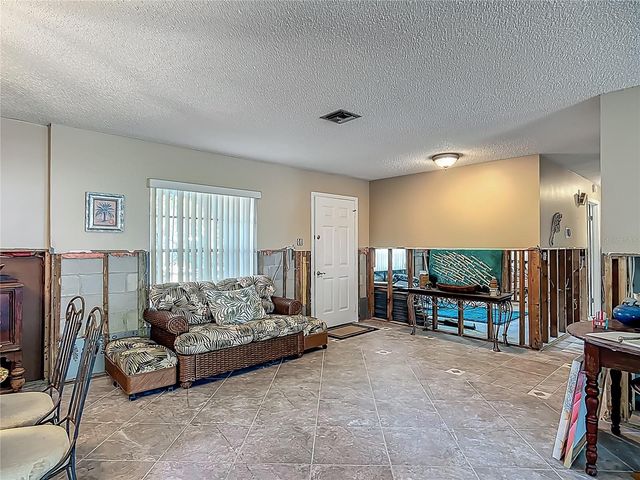 1011 SE 4TH AVENUE, Crystal River, FL 34429