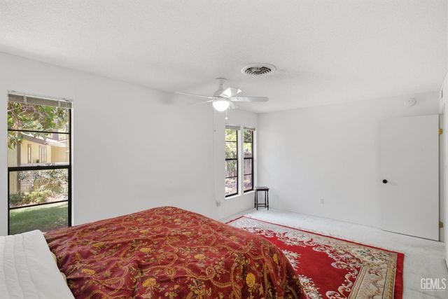 5830 Riggs Court, Bakersfield, CA 93306