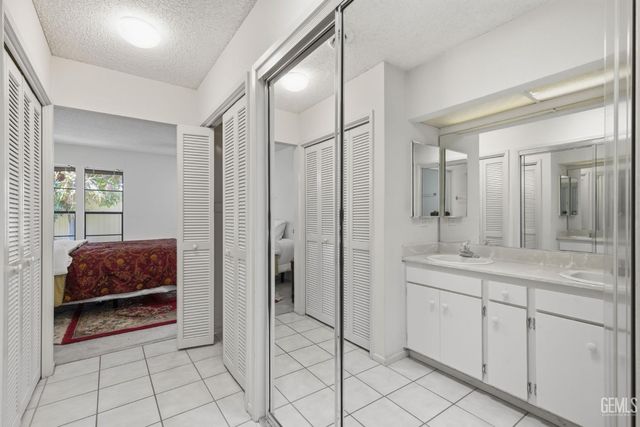 5830 Riggs Court, Bakersfield, CA 93306