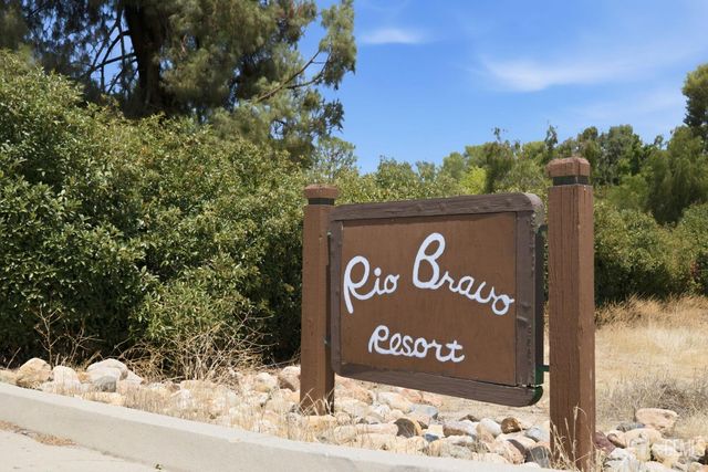 5830 Riggs Court, Bakersfield, CA 93306