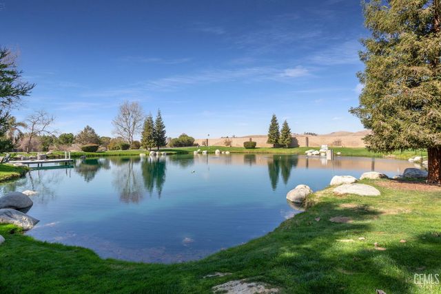 5830 Riggs Court, Bakersfield, CA 93306