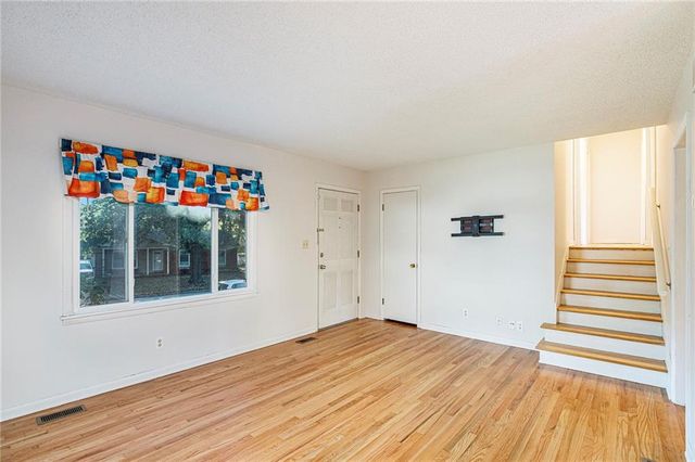 8420 N Virginia Avenue, Kansas City, MO 64155