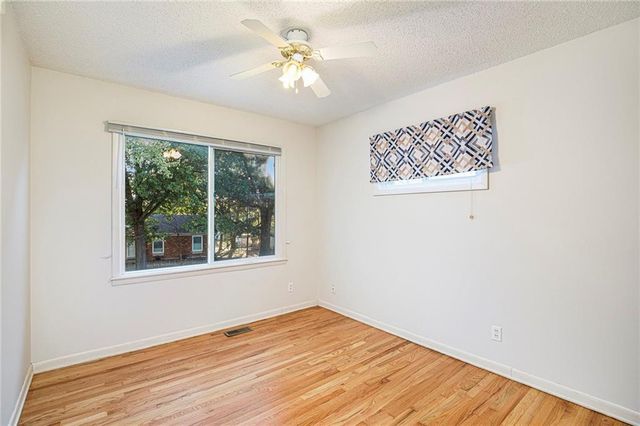 8420 N Virginia Avenue, Kansas City, MO 64155