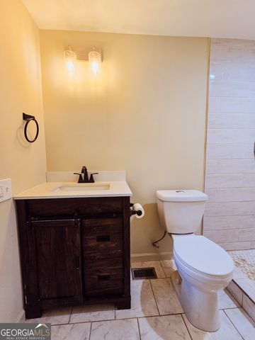 111 Loggins Road, Commerce, GA 30529