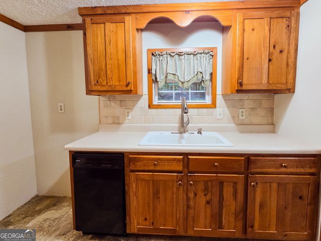 111 Loggins Road, Commerce, GA 30529