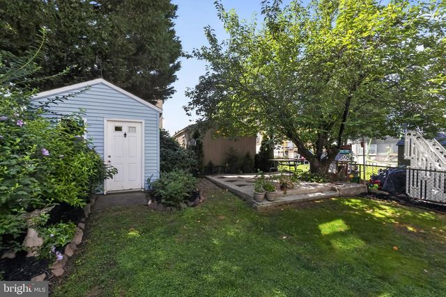 8061 FAIRVIEW ST, Philadelphia, PA 19136