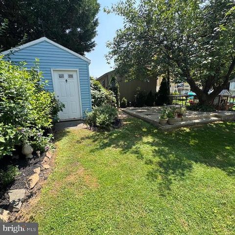 8061 FAIRVIEW ST, Philadelphia, PA 19136