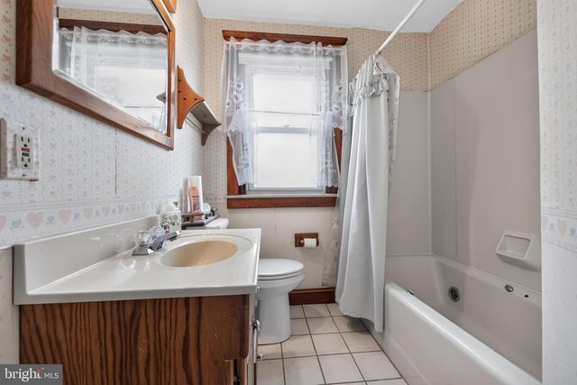 8061 FAIRVIEW ST, Philadelphia, PA 19136