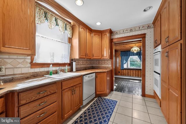 8061 FAIRVIEW ST, Philadelphia, PA 19136