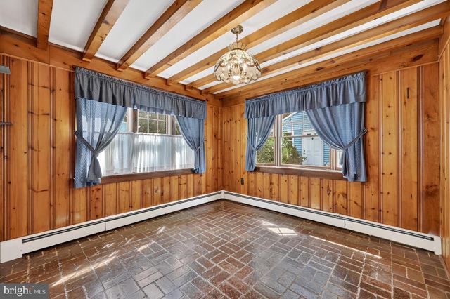 8061 FAIRVIEW ST, Philadelphia, PA 19136