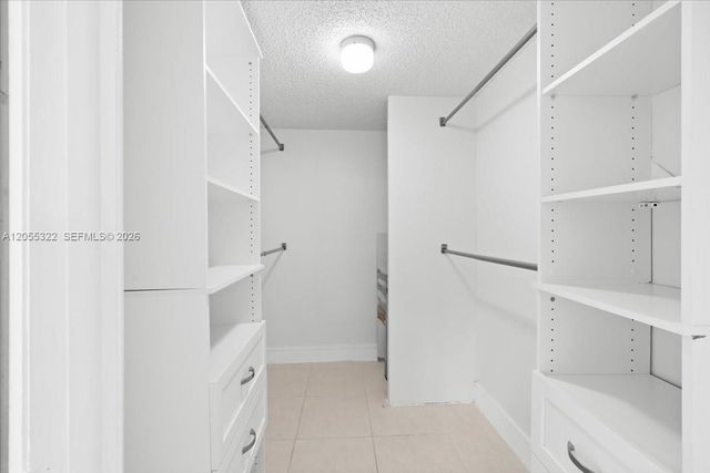 8290 Lake Dr 130, Doral, FL 33166