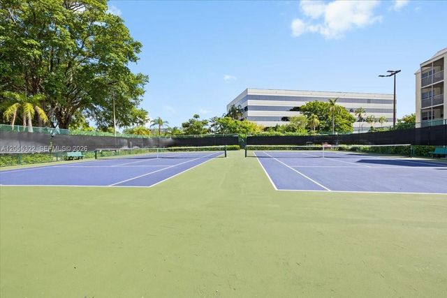 8290 Lake Dr 130, Doral, FL 33166