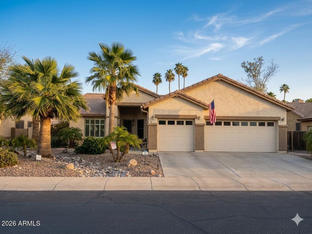 Image 1 of property listing at 319 E HILLSIDE Street, Mesa, AZ 85201