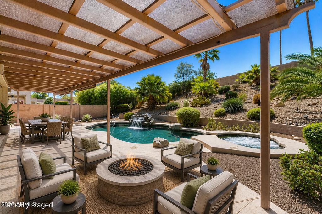 Image 11 of property listing at 319 E HILLSIDE Street, Mesa, AZ 85201