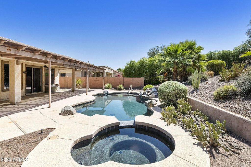 Image 13 of property listing at 319 E HILLSIDE Street, Mesa, AZ 85201