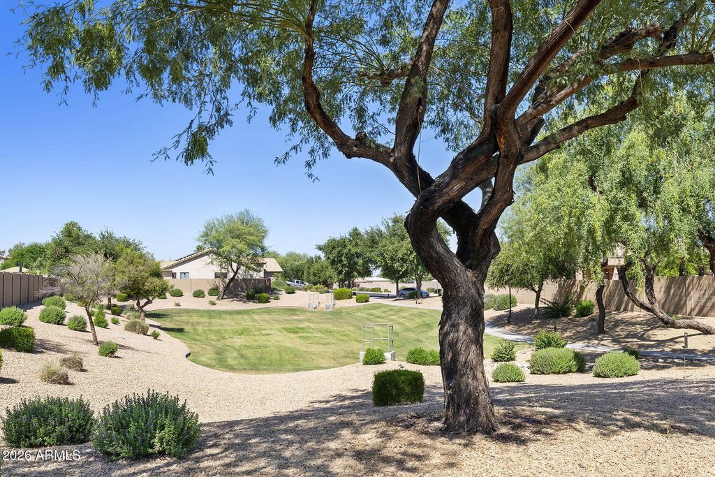 Image 16 of property listing at 319 E HILLSIDE Street, Mesa, AZ 85201