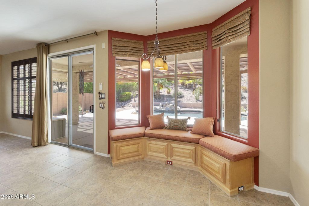 Image 6 of property listing at 319 E HILLSIDE Street, Mesa, AZ 85201
