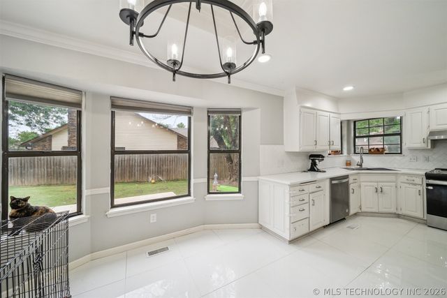 11033 E 66th Street, Tulsa, OK 74133