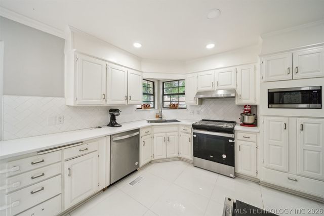 11033 E 66th Street, Tulsa, OK 74133