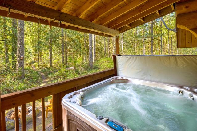 58200 E Marmot Road, Sandy, OR 97055