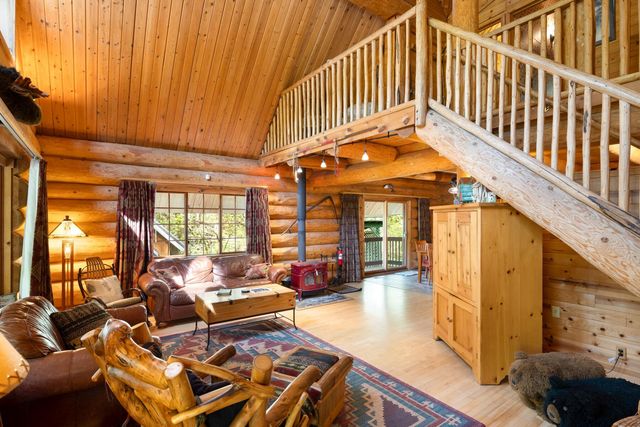 58200 E Marmot Road, Sandy, OR 97055