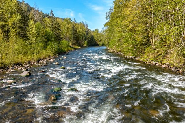 58200 E Marmot Road, Sandy, OR 97055