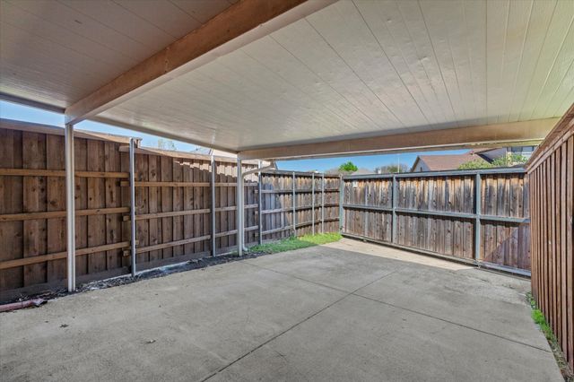 2151 Falcon Ridge Drive, Carrollton, TX 75010