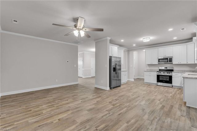 4215 Surf AVE, Chesapeake, VA 23325