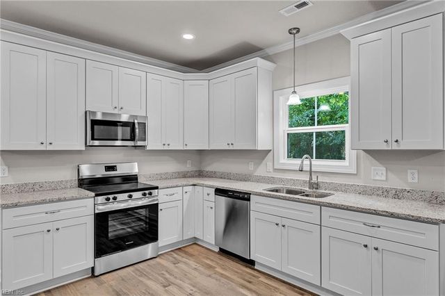 4215 Surf AVE, Chesapeake, VA 23325