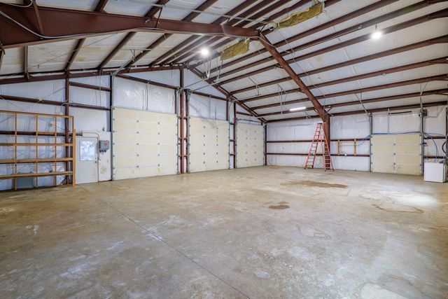 365 White Tail Drive, Eagle Point, OR 97524