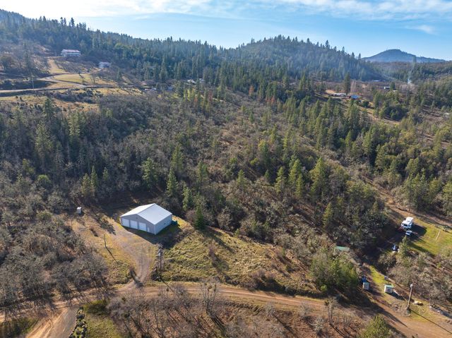 365 White Tail Drive, Eagle Point, OR 97524