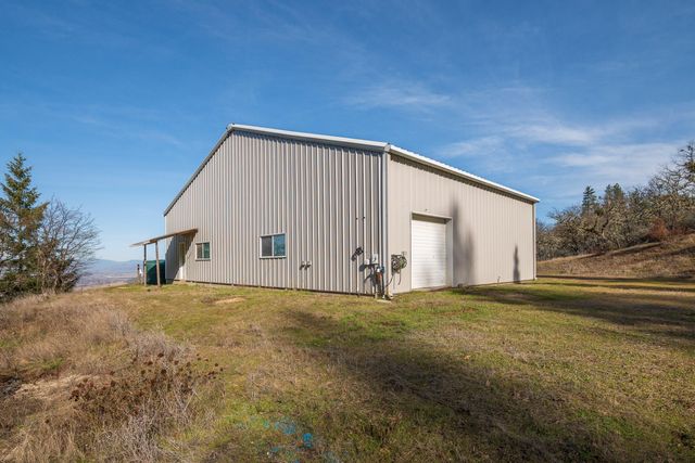 365 White Tail Drive, Eagle Point, OR 97524