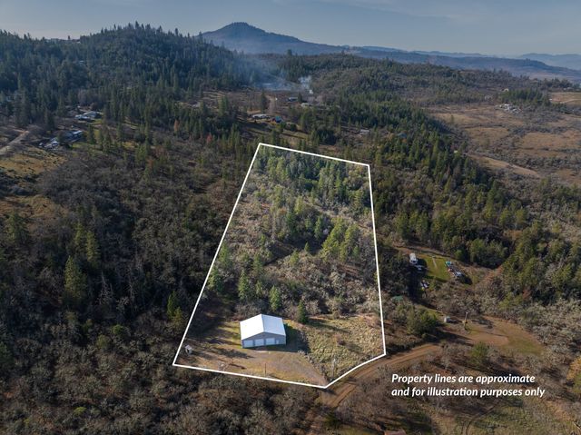 365 White Tail Drive, Eagle Point, OR 97524