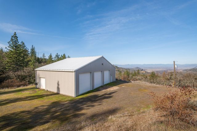 365 White Tail Drive, Eagle Point, OR 97524