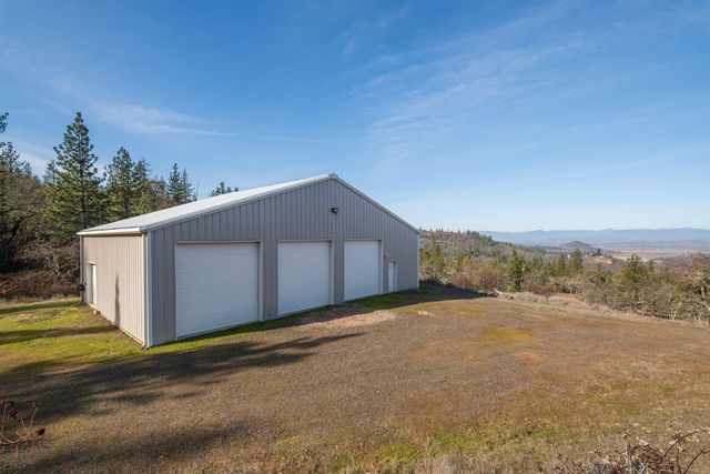 365 White Tail Drive, Eagle Point, OR 97524